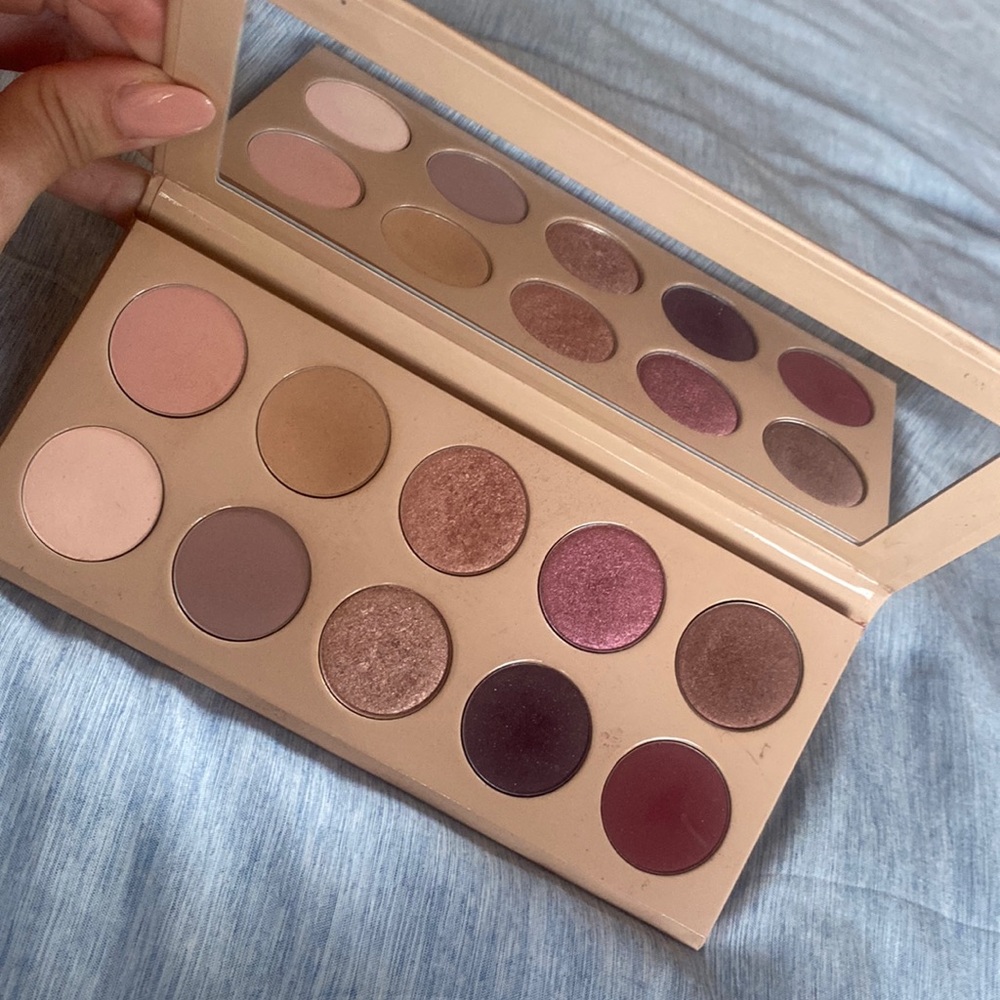 KKW Beauty eyeshadow palette